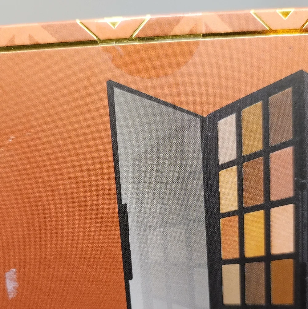 Laura Geller Gold Finish 12 Pallet Collection Multi-Finish Eyeshadows